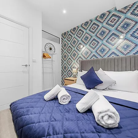 Modern One Bedroom Flat - Near Heathrow, Windsor Castle, Thorpe Park - Staines London Tw18 Exterior foto