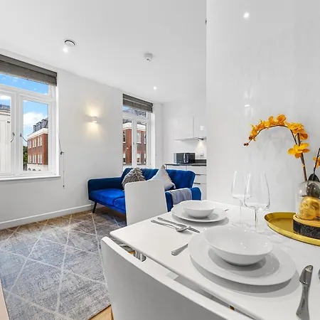 Modern One Bedroom Flat - Near Heathrow, Windsor Castle, Thorpe Park - Staines London Tw18 Exterior foto