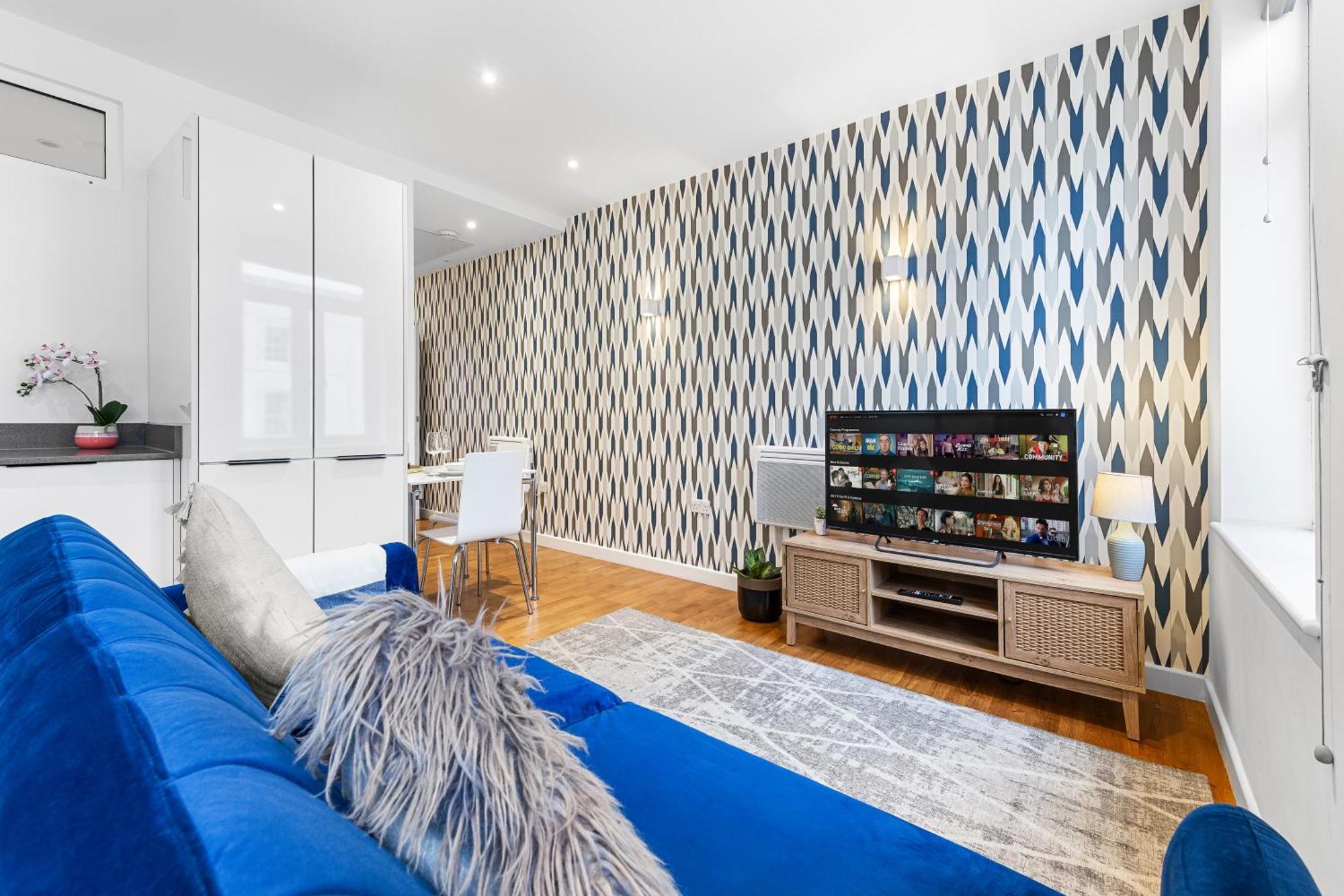 Modern One Bedroom Flat - Near Heathrow, Windsor Castle, Thorpe Park - Staines Tw18 Apartamento